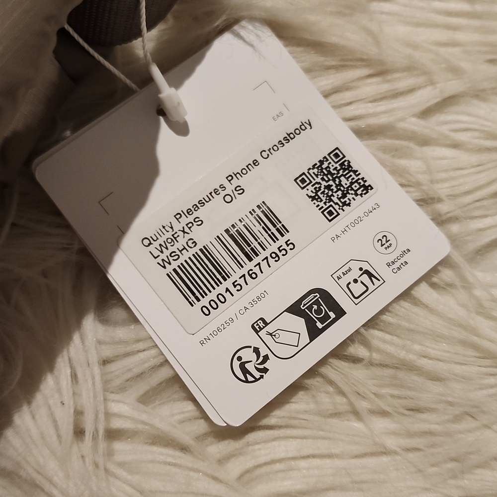 Lululemon Quilty Pleasures Phone Crossbody - Picture 3 of 10